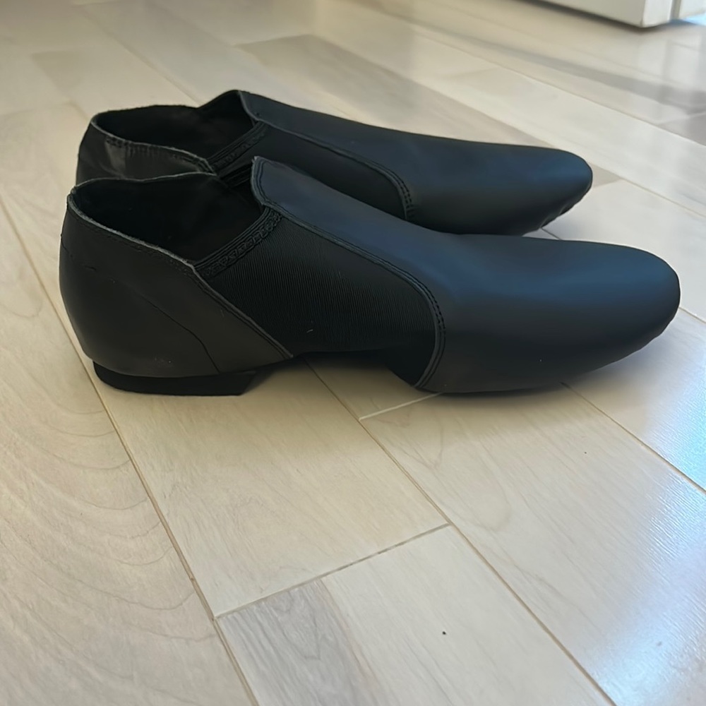 Black slip on dance/ jazz shoes